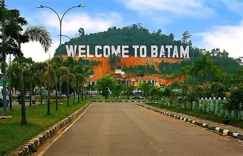 MR.DIY in Sukajadi, Batam Kota, Batam City, Riau Islands.